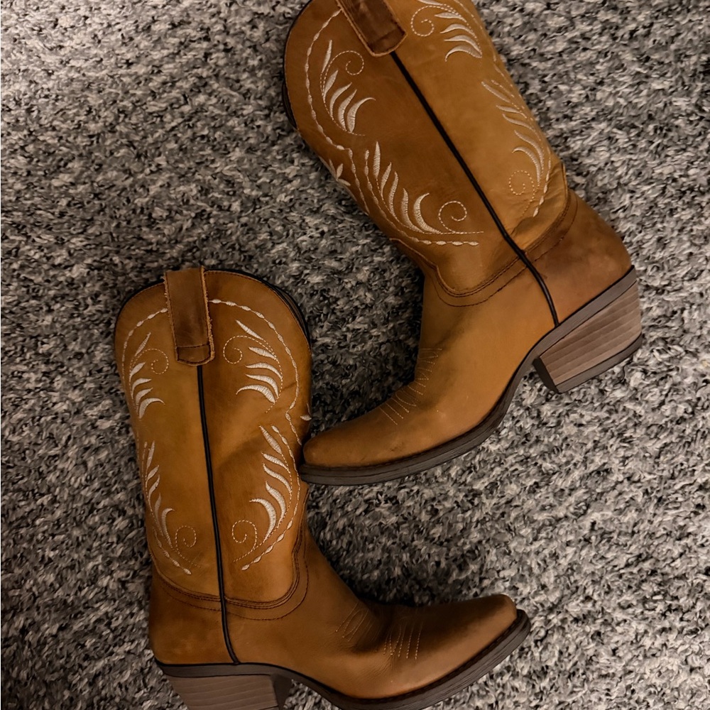 & Other Stories Tan Heeled Boots